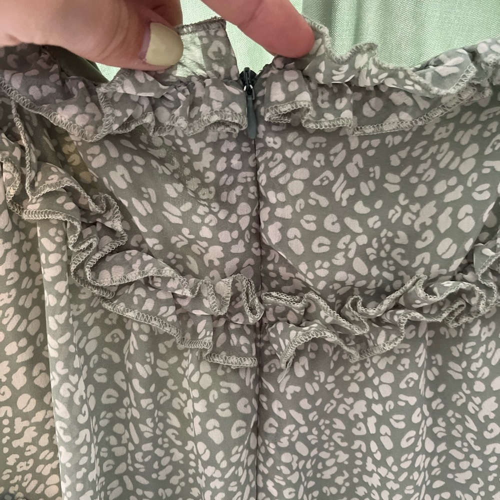 Dress - Picture 4 of 8